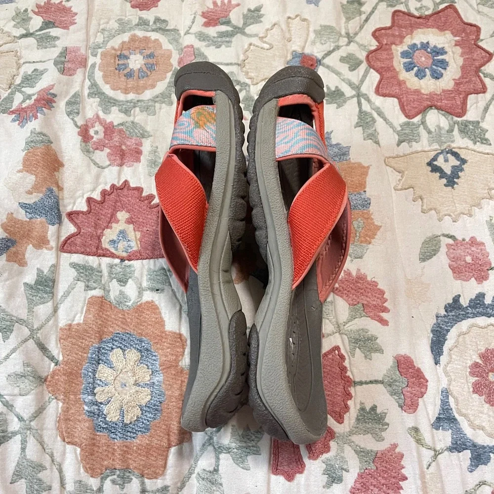 Keen Women 7.5/38 Bali Sandal Pink Orange Blue Sandal Toe Protecting Flip Flop